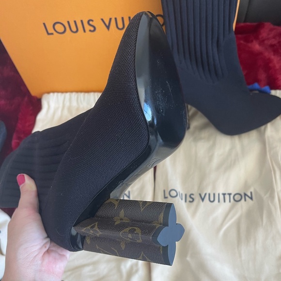 Brand new LV boots - Picture 2 of 4